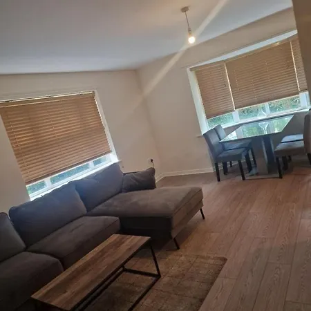 2 Bed 2 Bath Ensuite - Free Secure Parking Birmingham