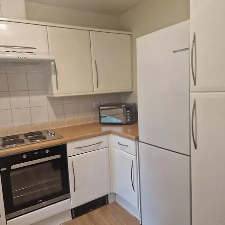 2 Bed 2 Bath Ensuite - Free Secure Parking Birmingham