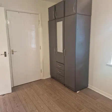 2 Bed 2 Bath Ensuite - Free Secure Parking